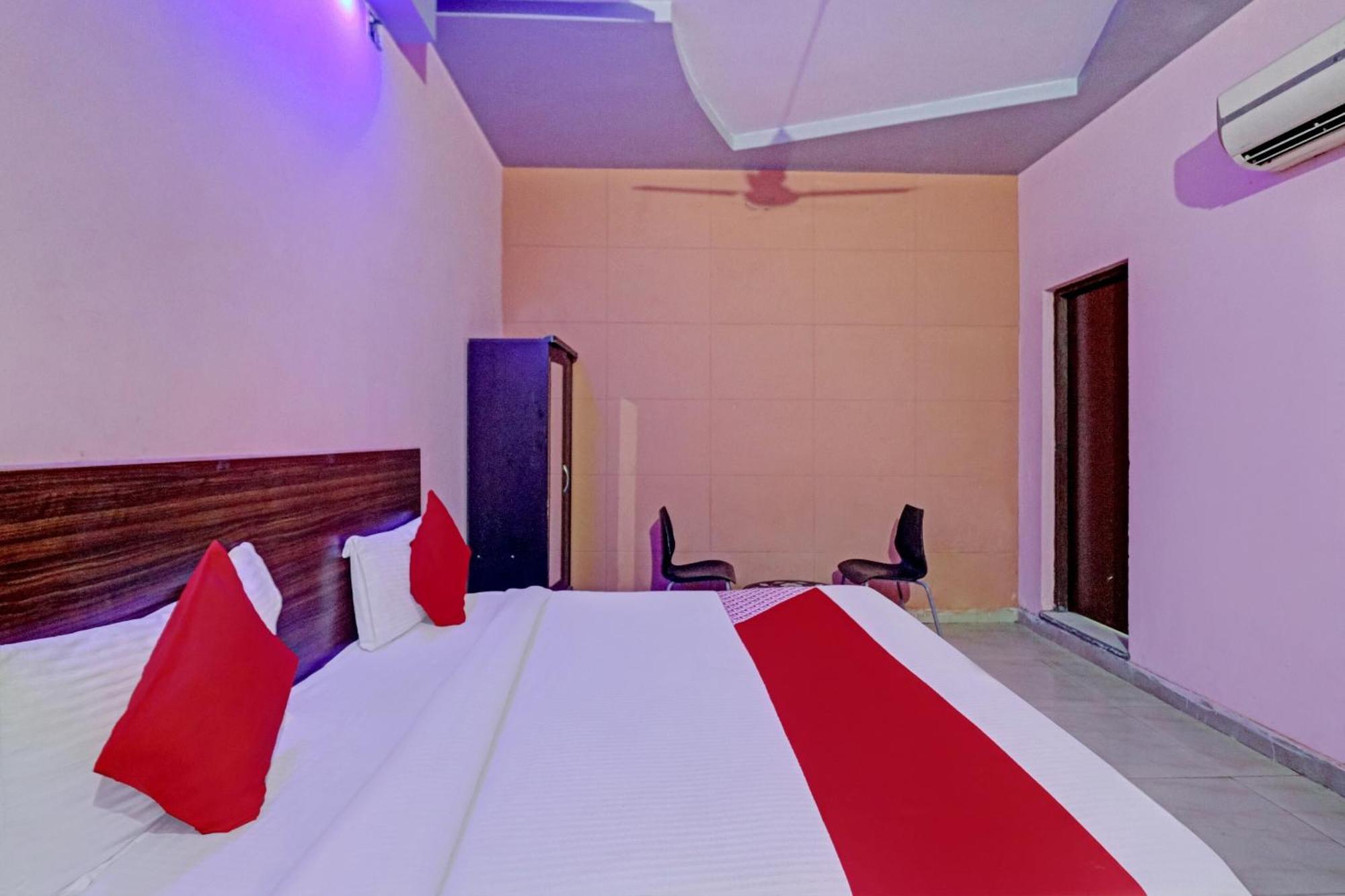 OYO 73491 Rj Villa Indirapuram Exteriör bild
